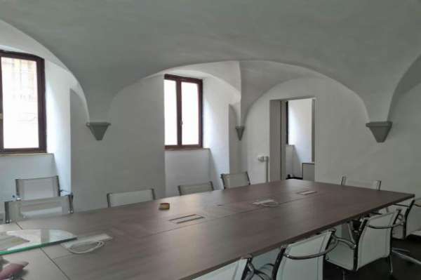 Foto Ufficio in affitto a Siena - 4 locali 90mq
