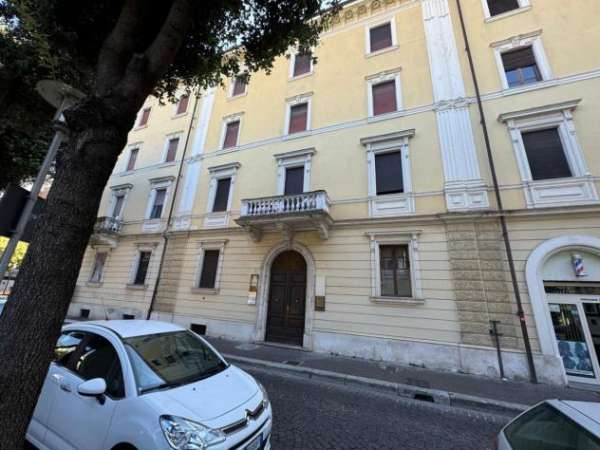 Foto Ufficio in affitto a Terni - 180mq