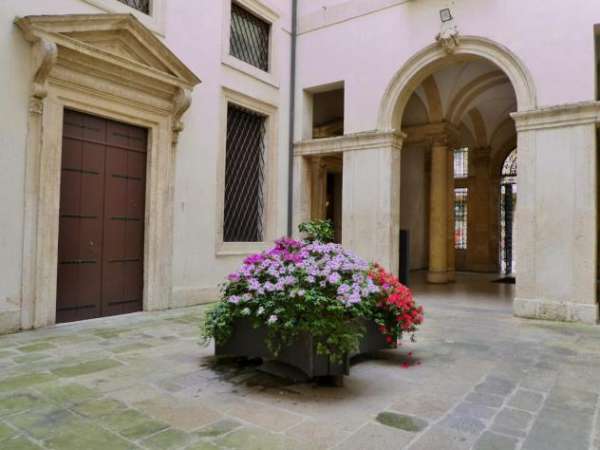 Foto Ufficio in affitto a Vicenza - 5 locali 190mq