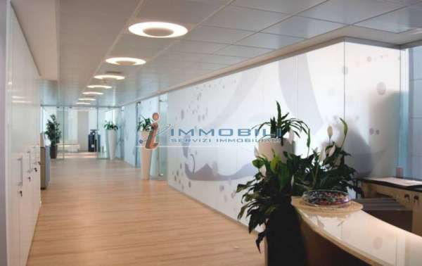Foto Ufficio in Affitto a Vimercate