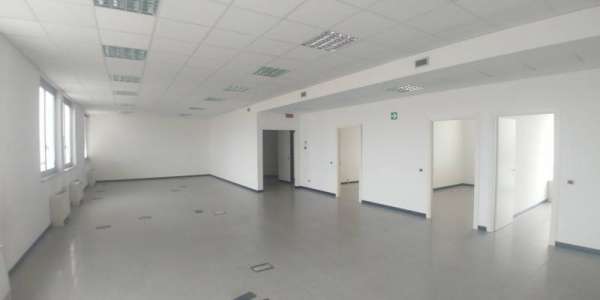 Foto Ufficio in Affitto a Vimercate