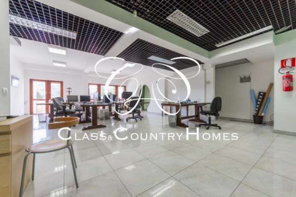 Foto Ufficio in Affitto Eur Roma: Grandi Spazi in Contesto Prestigioso