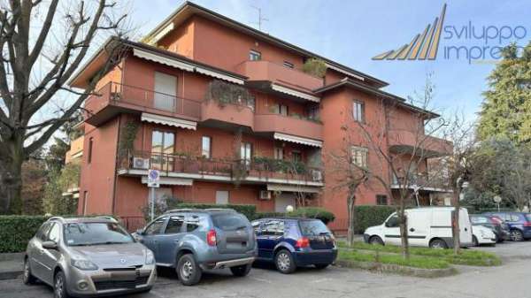 Foto UFFICIO QUATTRO LOCALI  A VIMERCATE
