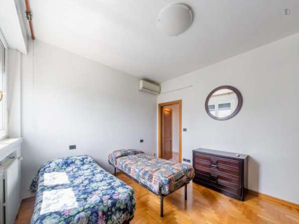 Foto Un appartamento di 2 stanze, con spazio esterno