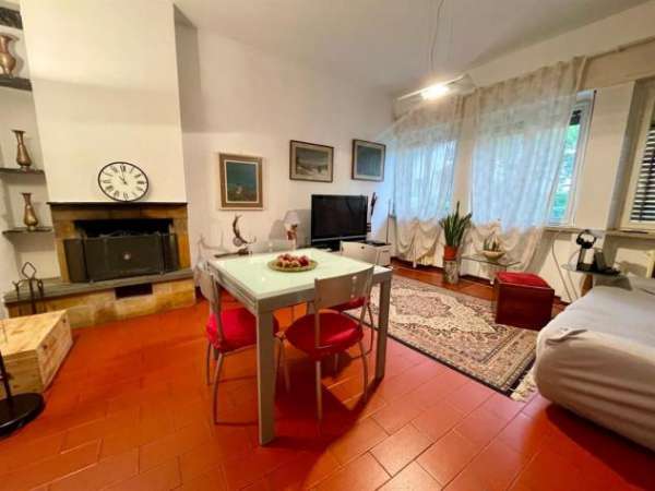 Foto un casa singola.. ottimo trilocale arredato + posto auto