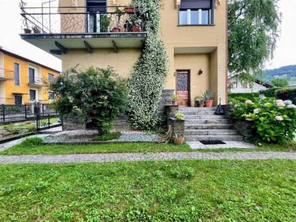Foto un casa singola.. ottimo trilocale arredato + posto auto