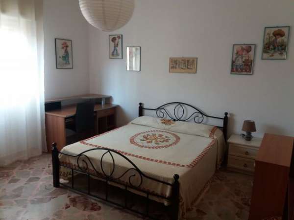 Foto Universit  Civico luminosa singola con letto matrimoniale