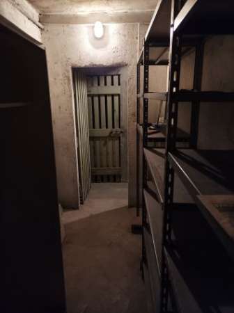 Foto V Albani 9 (Mi) � CityLife Cantina-Deposito (con scaffalature o senza)