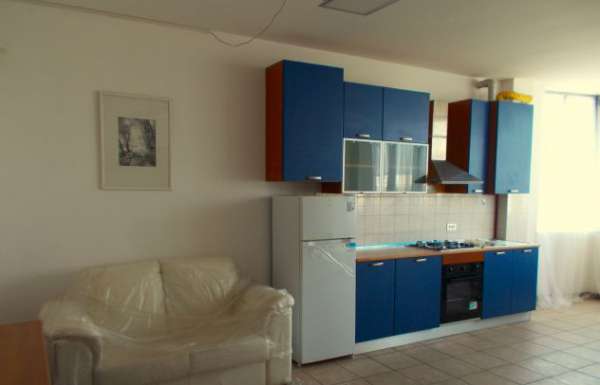 Foto VAREDO MONOLOCALE pi� servizi Termo autonomo