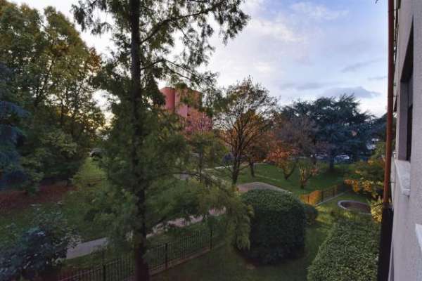 Foto VEDANO AL LAMBRO - Quadrilocale parzialmente arredato con terrazzo e box doppio