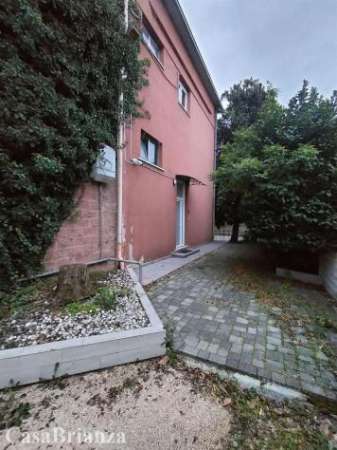 Foto Vedano al Lambro ufficio 150 mq