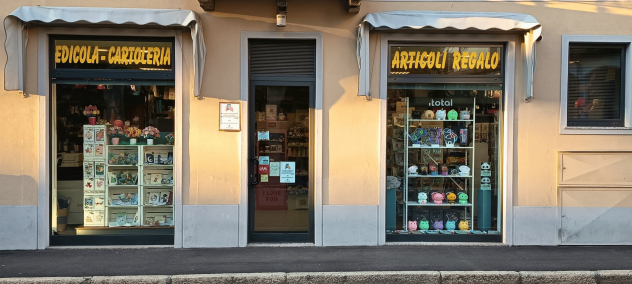 Foto Vendesi cartoleria e articoli regalo attiva da 25 anni