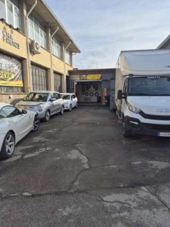 Foto VENDESI LICENZA COMMERCIALE E AFFITTO IMMOBILE 280 MQ VIOLA PARK
