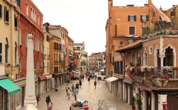 Foto VENEZIA - SPLENDIDO TRILOCALE DI 70 MQ LIBERO DA SUBITO