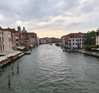 Foto VENEZIA - TRILOCALE DI 65 MQ LIBERO DA SUBITO