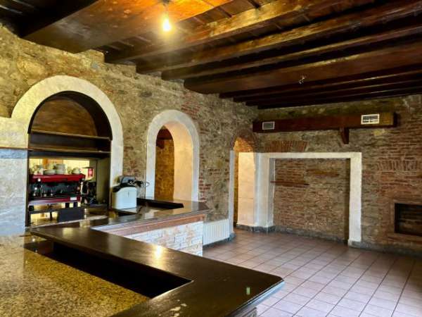 Foto Vergiate - centralissimo locale commerciale