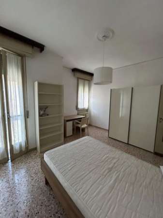 Foto Via Carlo Mayr 239  1 camere singola - PER STUDENTESSE
