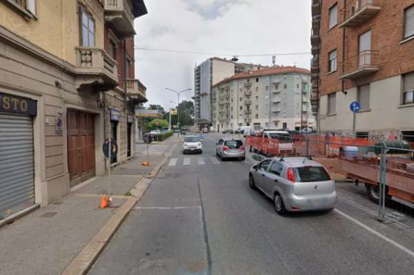 Foto VIA PIANEZZA DECOROSO BILOCALE CON BOX AUTO