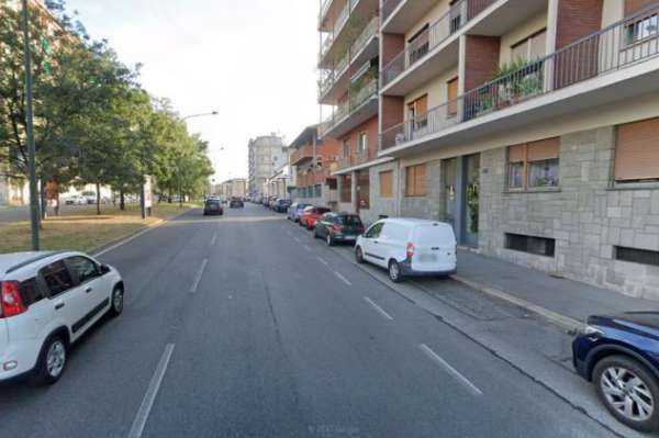 Foto VIA PIETRO COSSA DECOROSO QUADRILOCALE CON GIARDINETTO