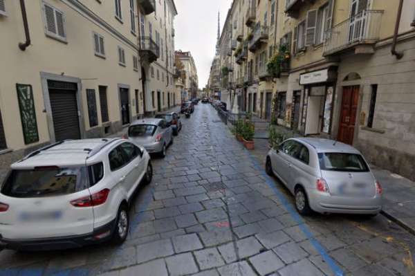 Foto VIA SAN MASSIMO NEL CUORE DI TORINO BILOCALE RISTRUTTURATO