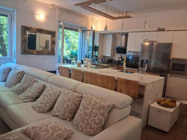 Foto VIALE CORSICA 110 MQ 2000€ TOTALMENTE RISTRUTTURATA ADATTA PER 3 STUDENTI