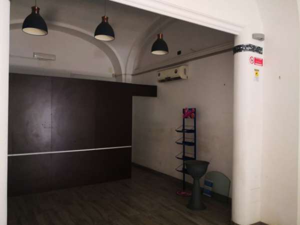 Foto Vicino Cinema Fusco 80mq nel Centro di Taranto