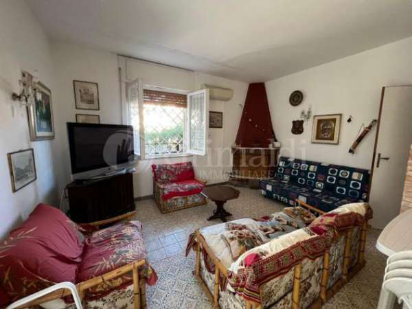 Foto Villa a schiera in affitto a Anzio - 4 locali 120mq