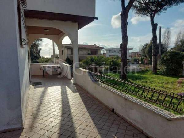 Foto Villa a schiera in affitto a Anzio - 5 locali 150mq