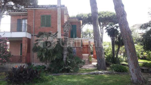Foto Villa a schiera in affitto a Anzio