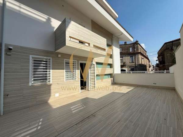 Foto Villa a schiera in affitto a Caserta