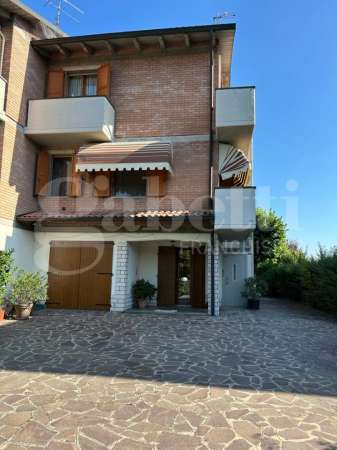 Foto Villa a schiera in affitto a Formigine