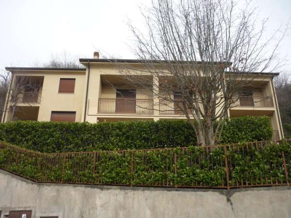 Foto Villa a schiera in affitto a Lecco