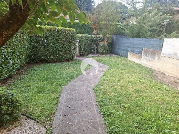 Foto Villa a schiera in affitto a Reggio Emilia