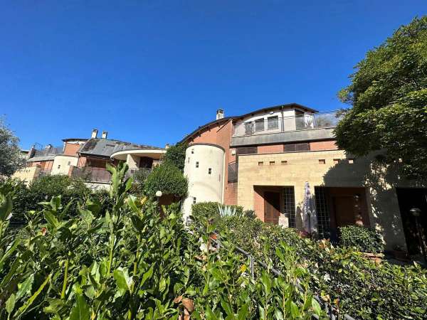 Foto Villa a schiera in affitto a Terni