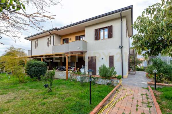 Foto Villa a schiera in affitto a Tremestieri Etneo