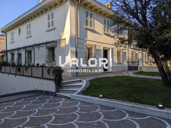 Foto VILLA ABBINATA: L�ECCELLENZA PER IL TUO BUSINESS STAY (18 MESI)