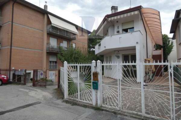 Foto Villa bifamiliare - Padova . Rif.: 21200 DV