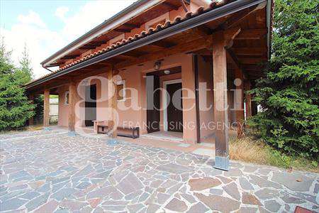 Foto Villa bifamiliare in Affitto, 3 Locali, 80 mq (Castel di Sangro)