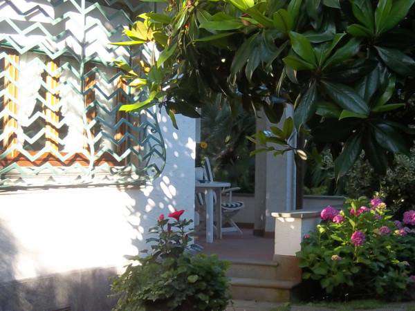 Foto Villa bifamiliare in affitto a Forte Dei Marmi