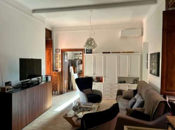 Foto VILLA CHIGI-QUARTIERE AFRICANO TRILOCALE CON BALCONE