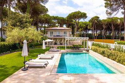 Foto Villa da ristrutturare di 180 mq. a Vittoria Apuana