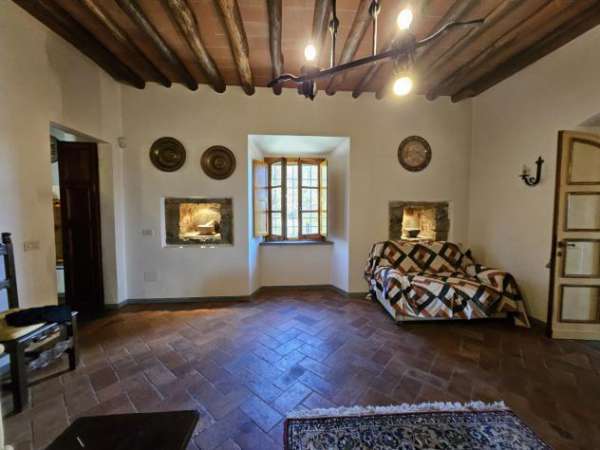 Foto VILLA di 8 vani e di 400 mq (PRATO) rif. AA-FC