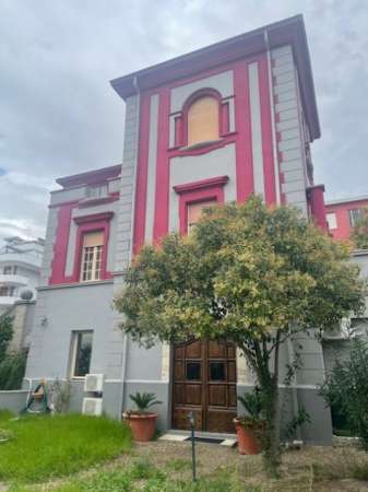 Foto Villa di Pregio zona di Viale Trento a Cagliari