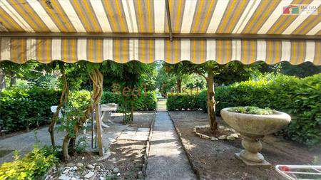 Foto Villa in Affitto, 6 Locali, 155 mq, Modena (Buon Pastore)
