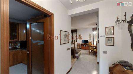 Foto Villa in Affitto, 6 Locali, 155 mq, Modena (Buon Pastore)