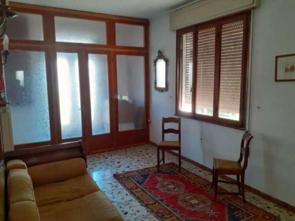 Foto Villa in affitto a Adria - 8 locali 140mq