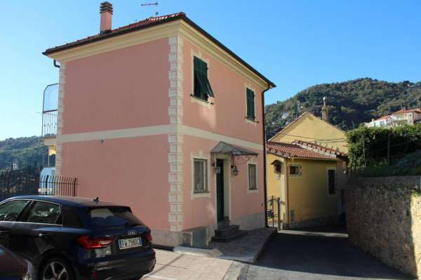 Foto Villa in affitto a Alassio