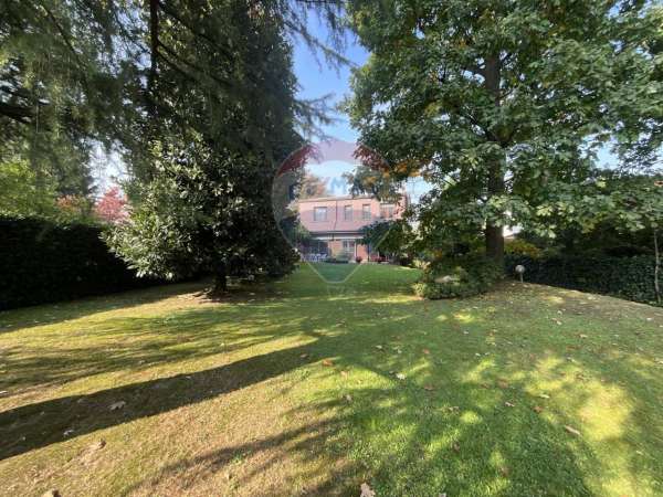 Foto Villa in affitto a Arese