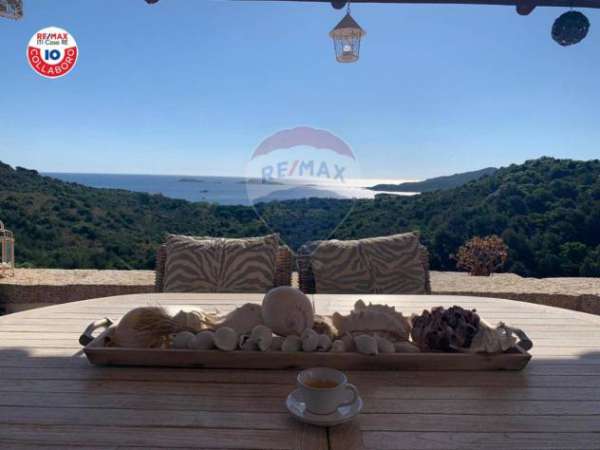Foto Villa in affitto a Arzachena - 5 locali 150mq