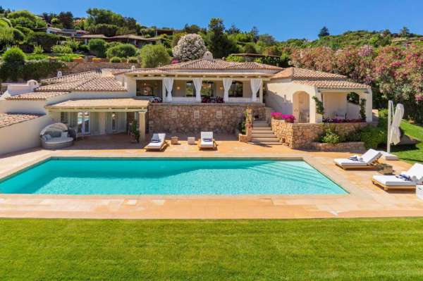 Foto Villa in affitto a Arzachena